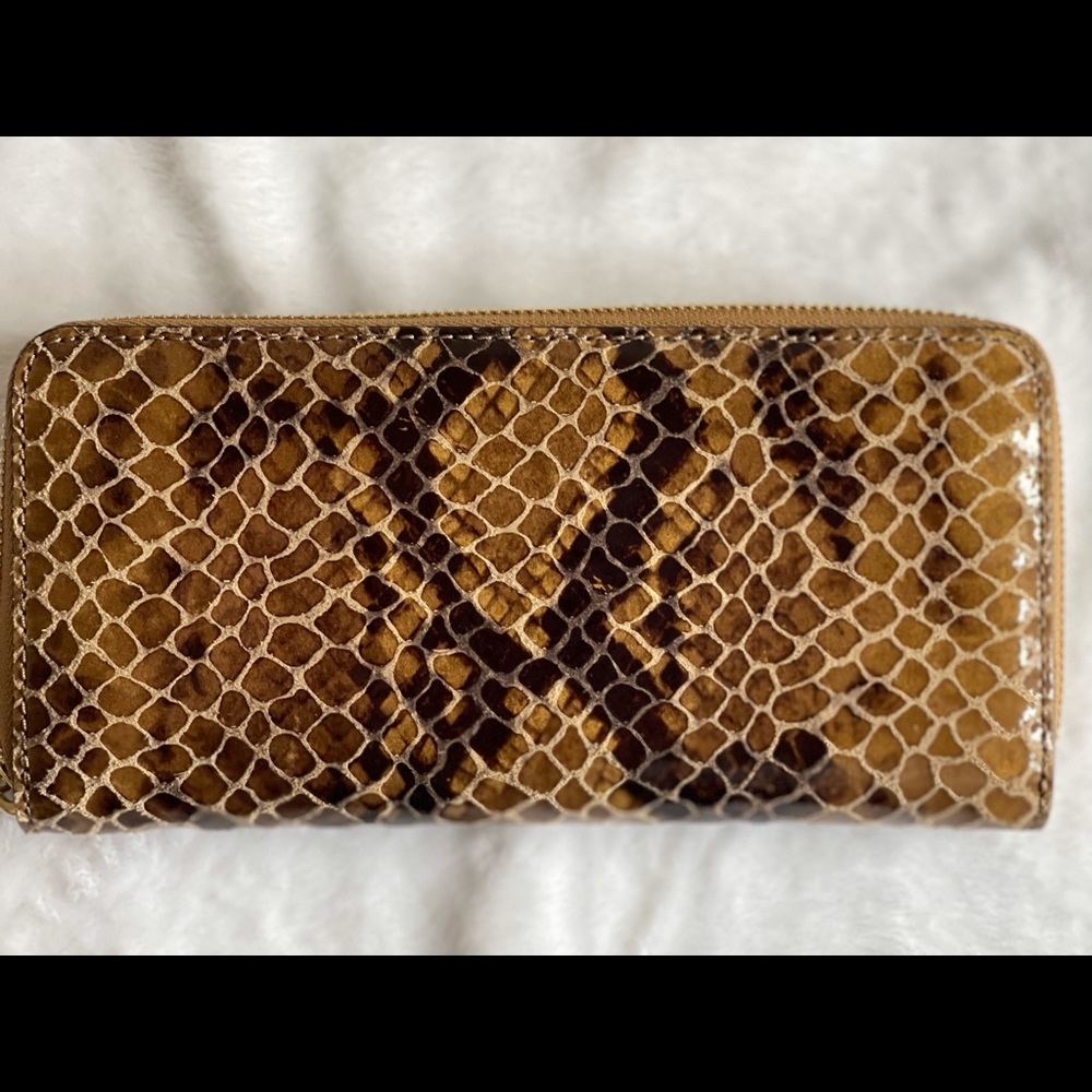 Authentic MK wallet - Picture 2 of 6